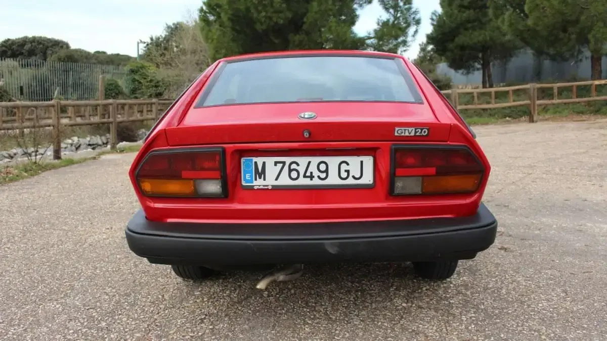 Usado Alfa Romeo GTV 131 CV (96 kW) 1985 Rojo Coupe