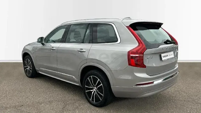 Usado Volvo XC90 Core 455 CV (334 kW) 2024 Gris / plata SUV