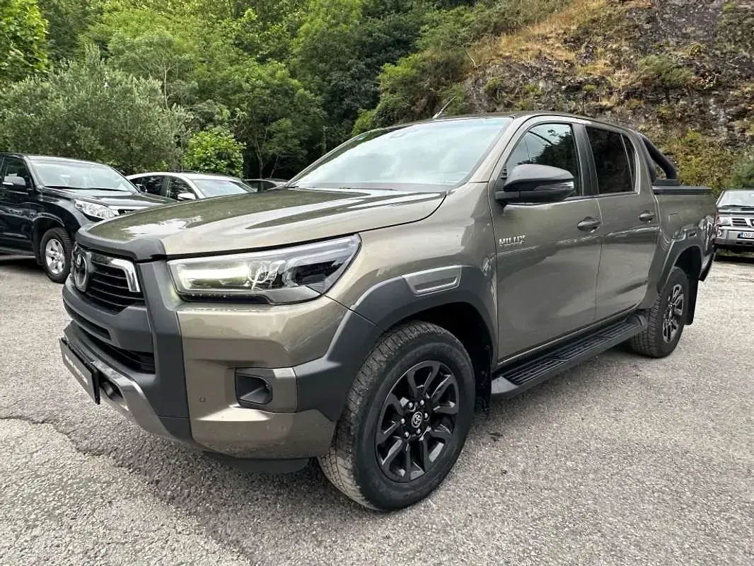 Usado Toyota HiLux 204 CV (150 kW) 2021 Verde Pickup/Camioneta
