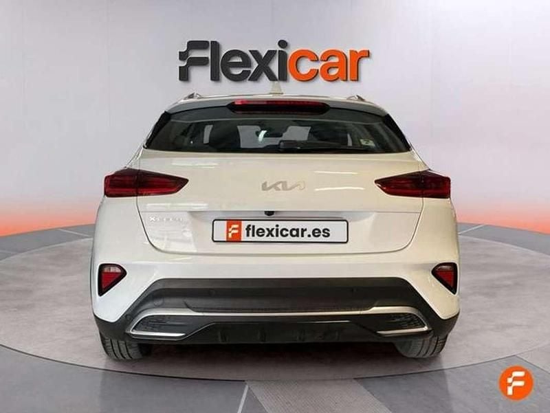 Usado Kia XCeed 101 CV (74 kW) 2024 Blanco SUV