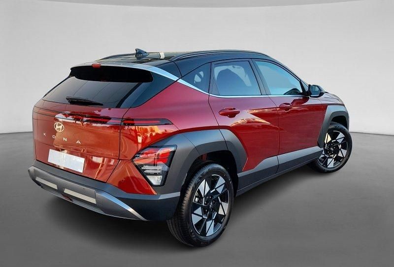 Usado Hyundai Kona Blackline 129 CV (94 kW) 2025 Rojo ultimate (techo negro) SUV