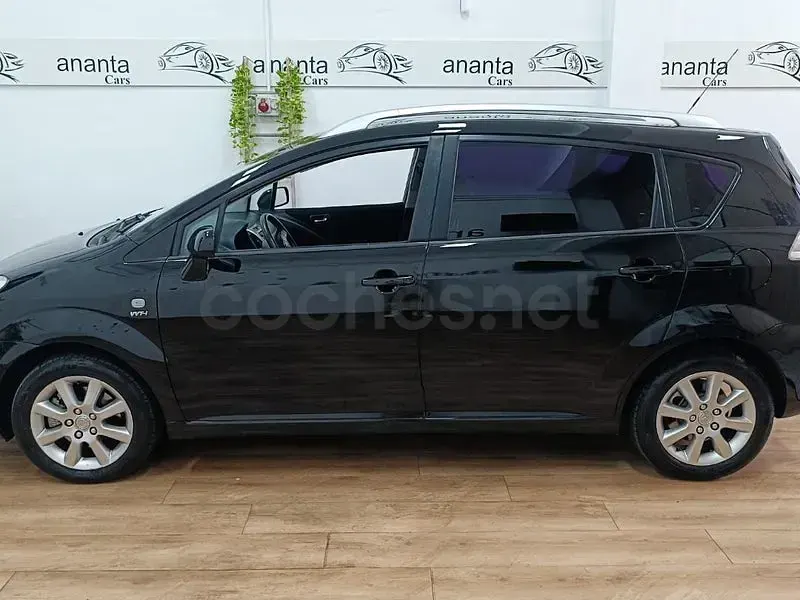 Usado Toyota Corolla Verso Luna 129 CV (94 kW) 2005 Negro Monovolumen