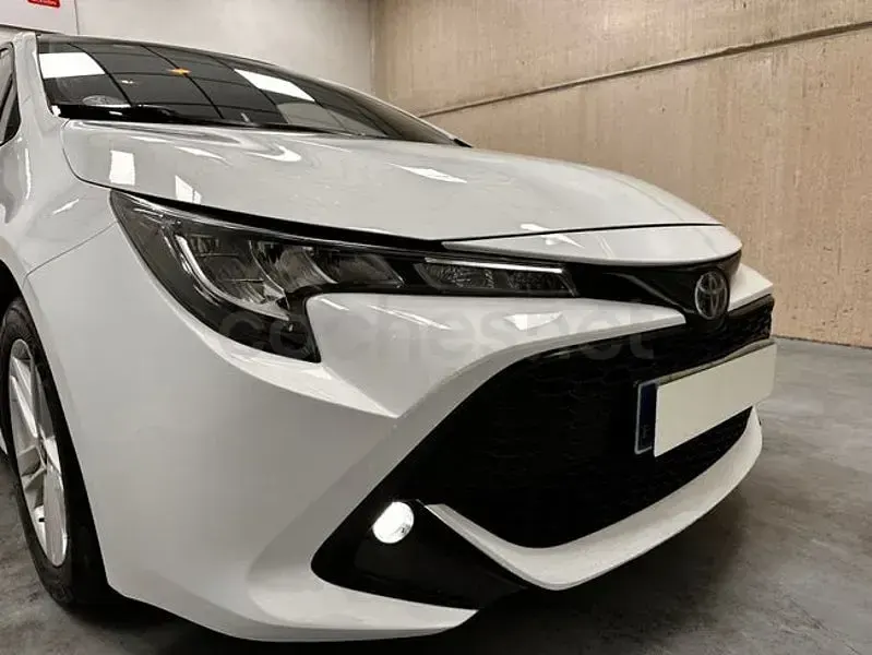 Usado Toyota Corolla Active 122 CV (89 kW) 2020 Blanco Berlina