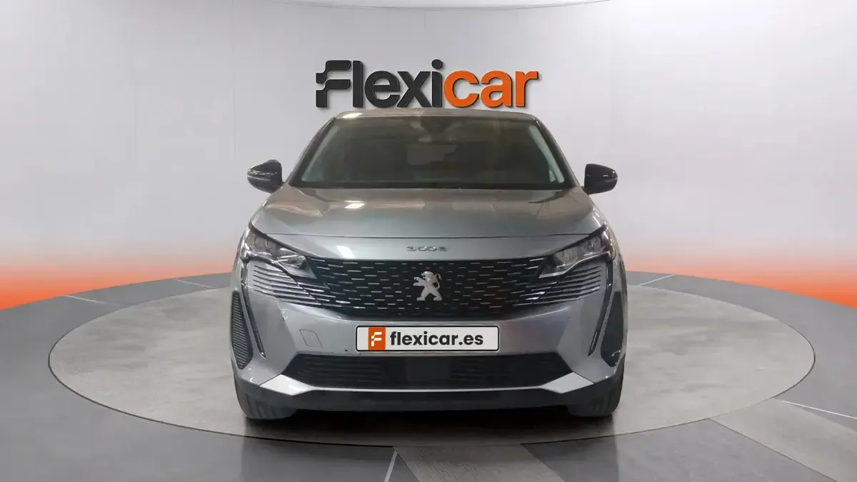 Usado Peugeot 3008 Allure 131 CV (96 kW) 2022 Gris SUV