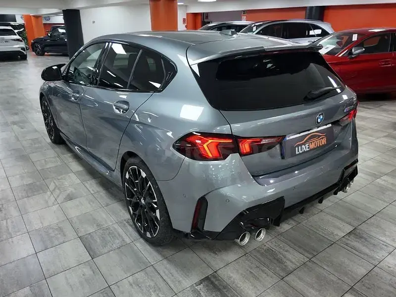 Usado BMW M135 300 CV (220 kW) 2025 Gris Utilitario