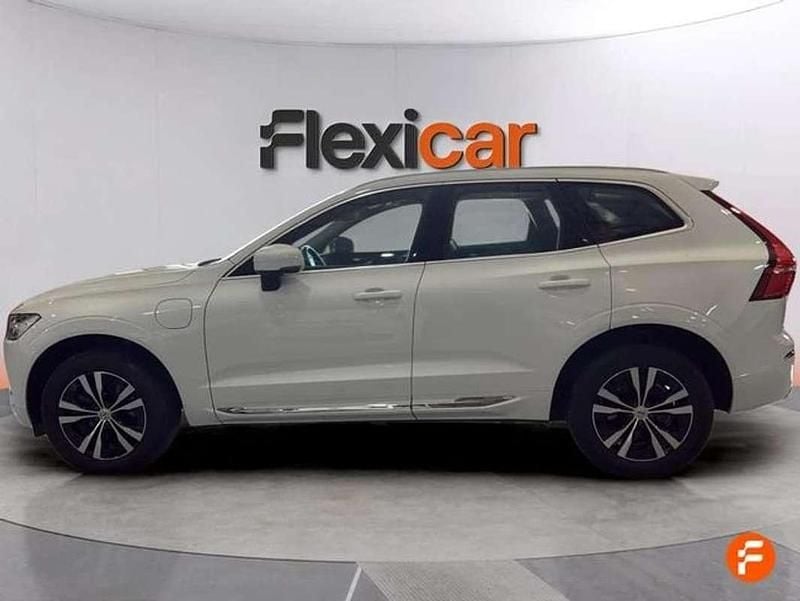 Käytetty Volvo XC60 Momentum 405 HP (297 kW) 2020 Valkoinen Katumaasturi