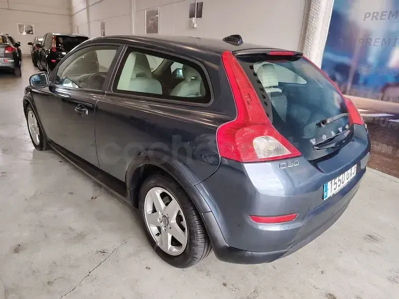 Usado Volvo C30 Momentum 136 CV (100 kW) 2010 Azul Utilitario
