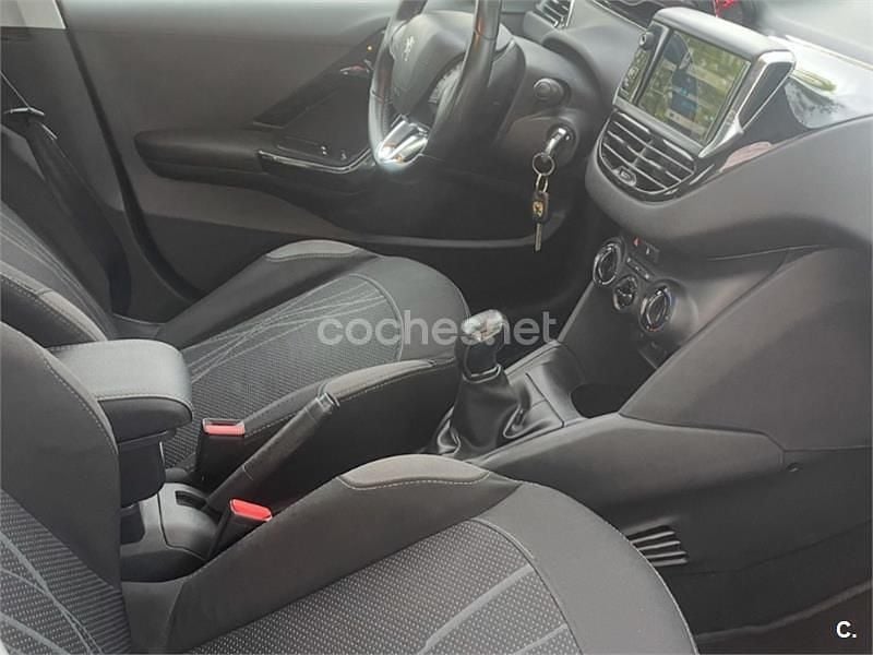 Usado Peugeot 208 Active 68 CV (50 kW) 2014 Azul Utilitario