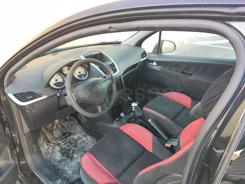 Usado Peugeot 207 90 CV (66 kW) 2007 Negro Berlina
