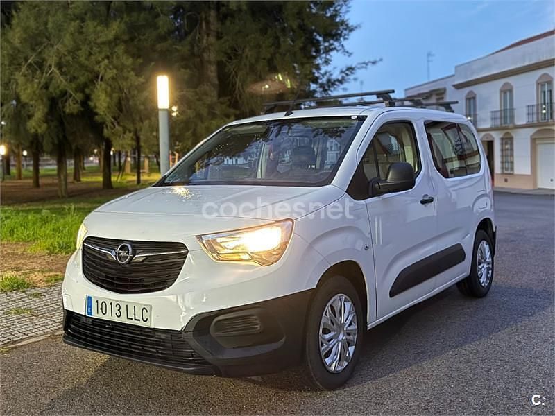 Usado Opel Combo Life Expression 102 CV (75 kW) 2021 Blanco Monovolumen