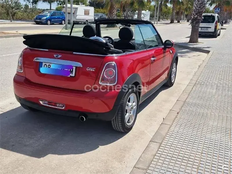 Usado Mini One Cabriolet 98 CV (72 kW) 2012 Rojo Descapotable