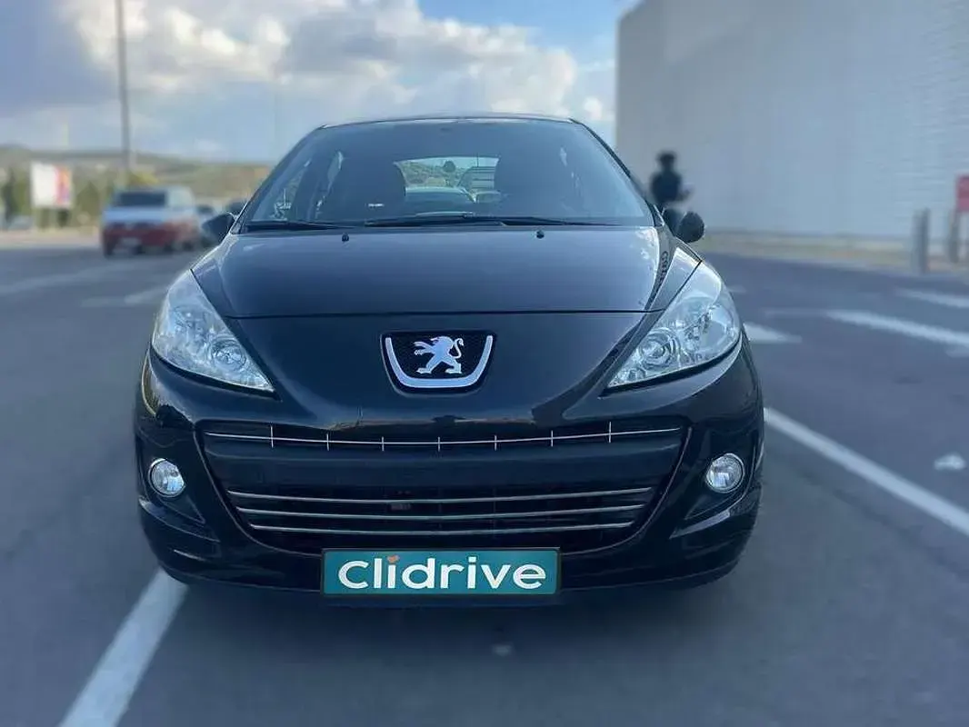 Begagnad Peugeot 207 Active 75 HK (55 kW) 2011 Svart Halvkombi