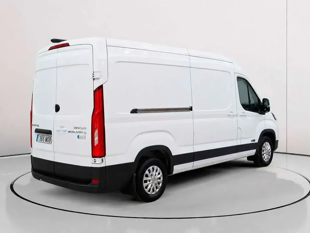 Usado Maxus V90 204 CV (150 kW) 2023 Blanco Van