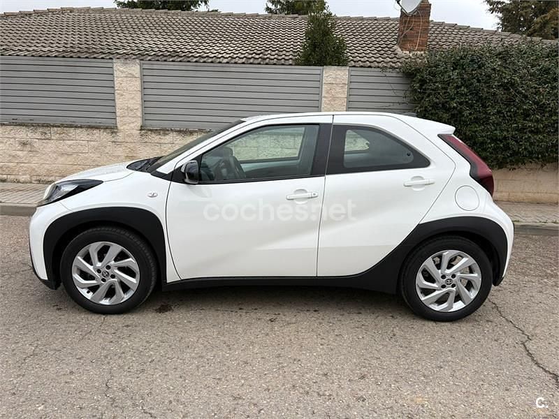 Usado Toyota Aygo X 72 CV (52 kW) 2023 Blanco SUV