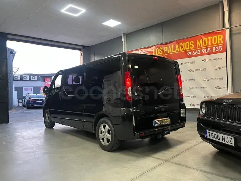 Usado Renault Trafic LIMITED 120 CV (88 kW) 2019 Negro Monovolumen