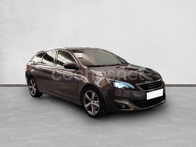 Gris / plata Usado 2014 Peugeot 308 Allure Familiar | 7995 € (Precio justo) - Imagen 1/4