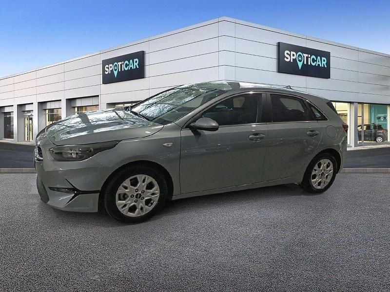Usado Kia Ceed 120 CV (88 kW) 2024 Blanco Utilitario