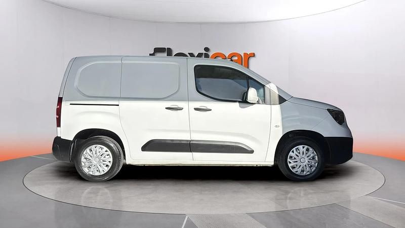 Usado Opel Combo Selective 100 CV (73 kW) 2019 Blanco Monovolumen
