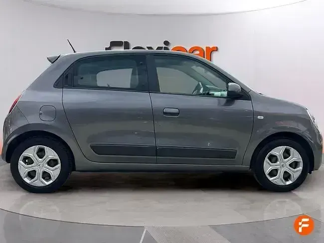 Usado Renault Twingo LIMITED 70 CV (51 kW) 2021 Gris Utilitario