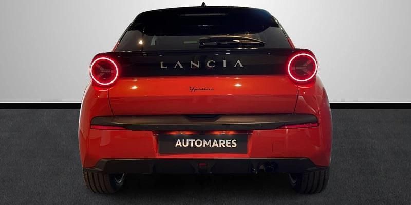 Nuevo Lancia Ypsilon 110 CV (80 kW) 2025 Naranja Utilitario