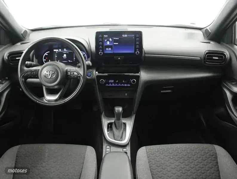 Usado Toyota Yaris Cross Active 116 CV (85 kW) 2023 Blanco SUV