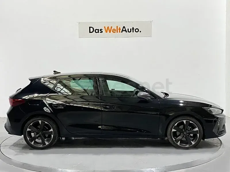 Usado Cupra Leon 150 CV (110 kW) 2025 Negro Berlina