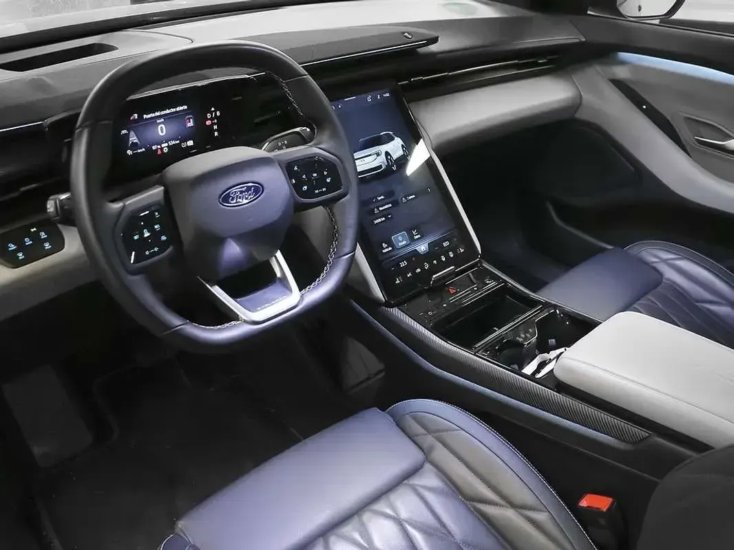 Usado Ford Explorer Premium 210 kW (286 CV) 2025 Negro SUV