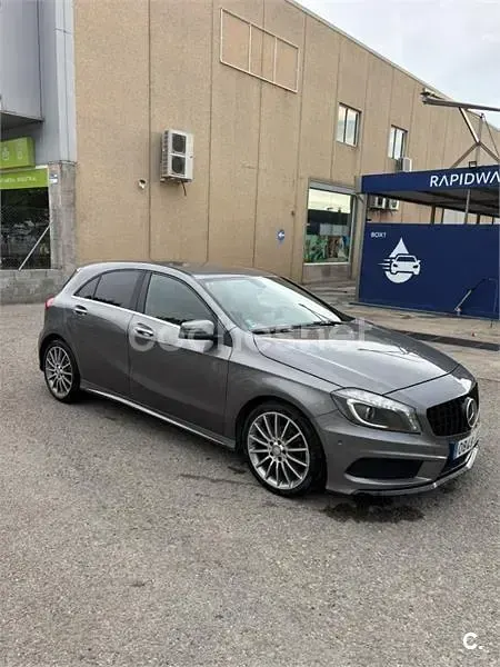Usado Mercedes A200 AMG line 136 CV (100 kW) 2015 Gris / plata Berlina