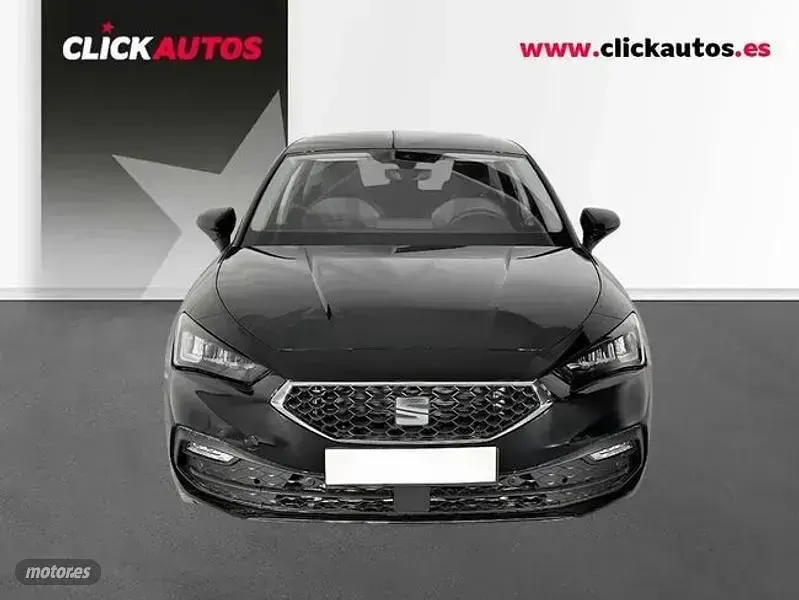 Usado Seat Leon Style 116 CV (85 kW) 2025 Negro Berlina
