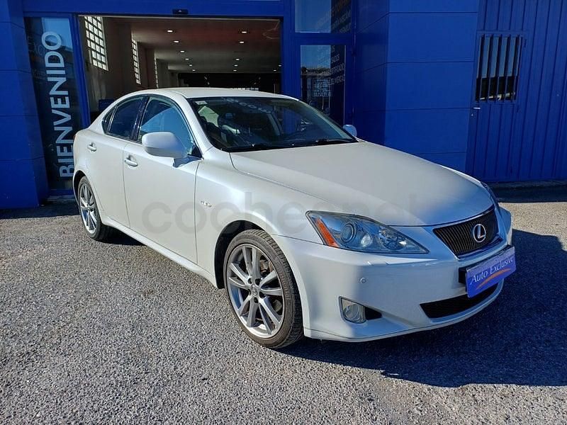 Usado Lexus IS220d Sport Line 177 CV (130 kW) 2008 Blanco Berlina