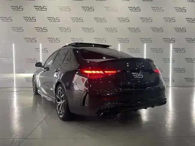 Usado Mercedes C220 194 CV (142 kW) 2021 Negro Berlina
