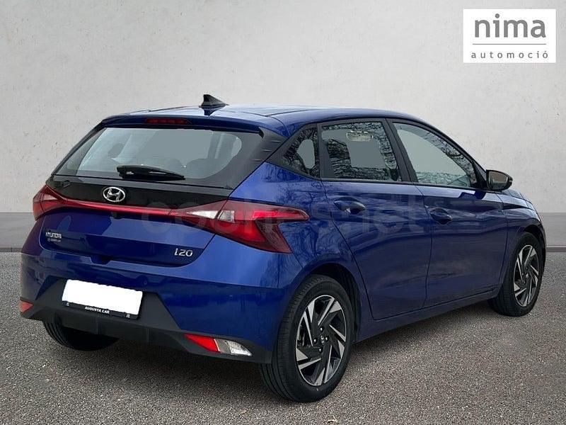 Usado Hyundai i20 100 CV (73 kW) 2022 Azul Utilitario