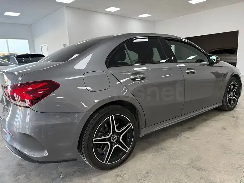 Usado Mercedes A250 218 CV (160 kW) 2020 Gris / plata Berlina