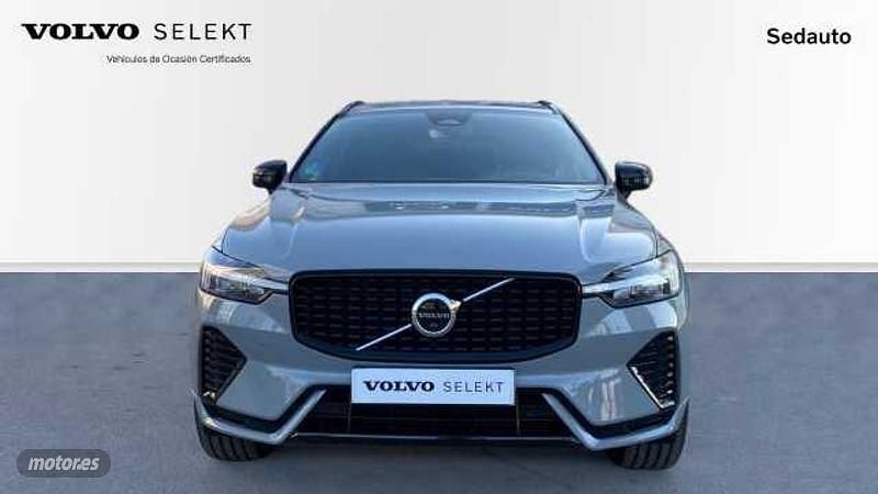 Usado Volvo XC60 Plus 250 CV (183 kW) 2025 Gris / plata SUV