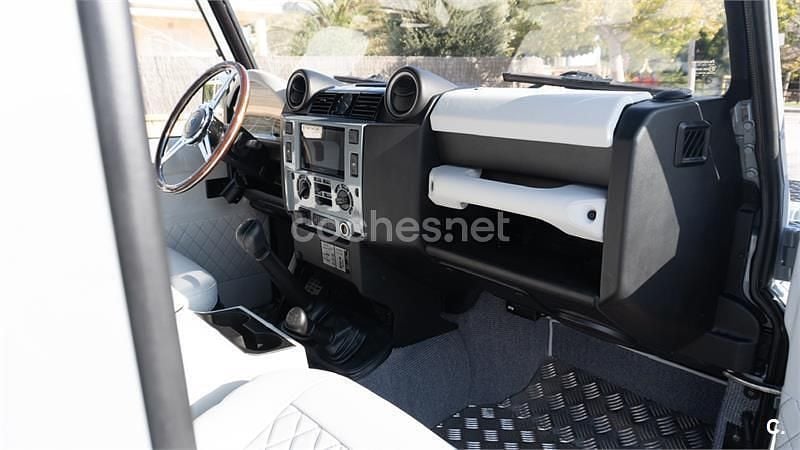 Usado Land Rover Defender 122 CV (89 kW) 2009 Gris / plata Recogida