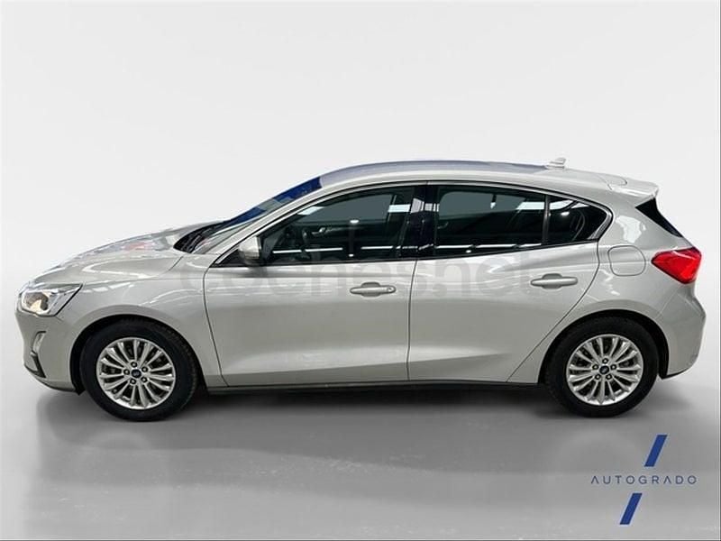 Begagnad Ford Focus Trend 125 HK (91 kW) 2019 Grå Halvkombi