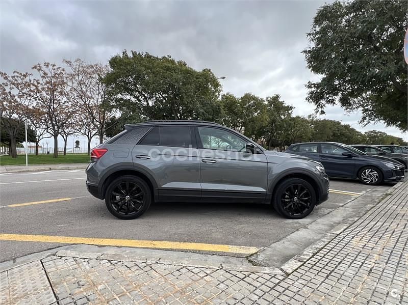 Usado VW T-Roc Advance 150 CV (110 kW) 2022 Gris / plata SUV