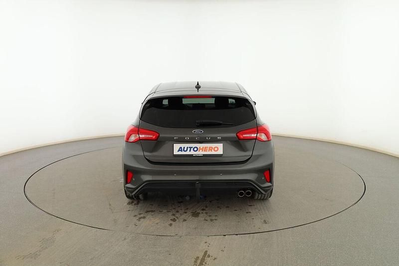 Używany Ford Focus ST-Line 125 KM (91 kW) 2019 Czarny Sedan/Limuzyna