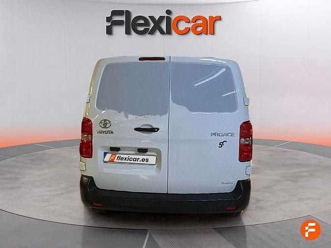 Usado Toyota Proace Plus 120 CV (88 kW) 2023 Blanco Monovolumen