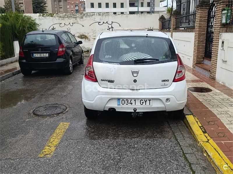 Usado Dacia Sandero Lauréate 75 CV (55 kW) 2010 Blanco Berlina