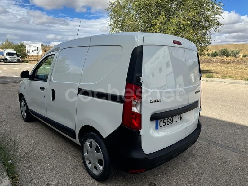 Usado Dacia Dokker Essentiel 95 CV (69 kW) 2020 Blanco Monovolumen