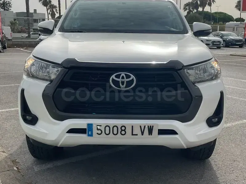 Usado Toyota HiLux Plus 150 CV (110 kW) 2022 Blanco Pickup/Camioneta