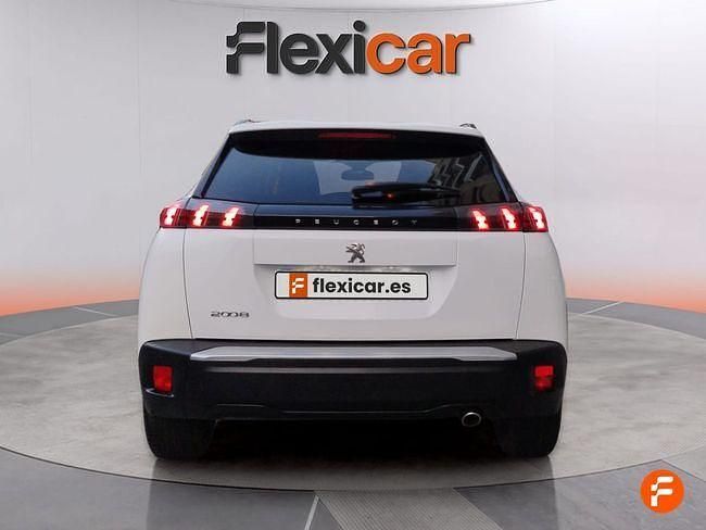 Usado Peugeot 2008 Allure 110 CV (80 kW) 2021 Blanco SUV