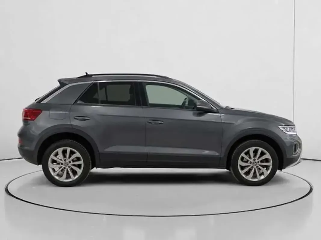 Usado VW T-Roc Life 150 CV (110 kW) 2022 Gris SUV