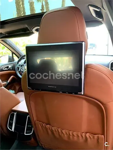 Usado Porsche Cayenne Platinum Edition 262 CV (192 kW) 2016 Gris / plata SUV