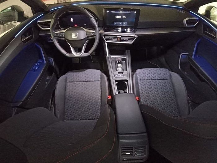 Usado Seat Leon FR 204 CV (150 kW) 2023 Gris Berlina