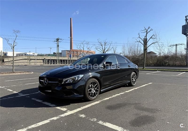 Negro Usado 2017 Mercedes CLA180 Shooting Brake AMG line Familiar | 19.900 € (Precio justo) - Imagen 1/4