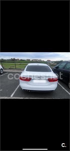 Usado Jaguar XE Prestige 180 CV (132 kW) 2015 Blanco Berlina
