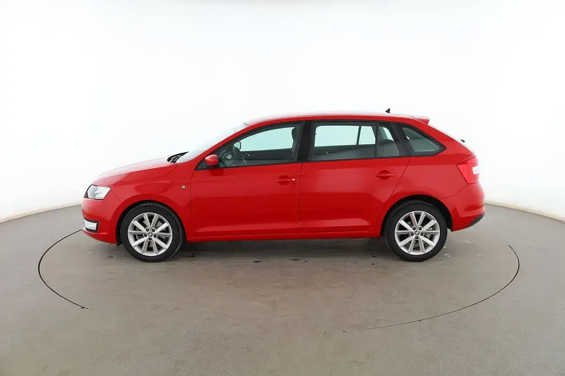 Usado Skoda Rapid Ambition 90 CV (66 kW) 2014 Rojo Utilitario