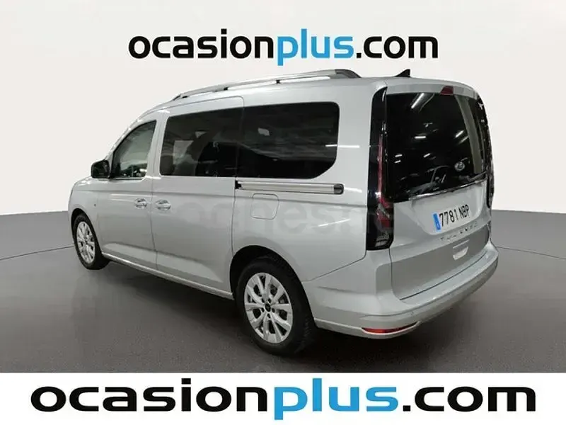 Usado Ford Grand Tourneo Connect Titanium 122 CV (89 kW) 2025 Gris / plata Monovolumen